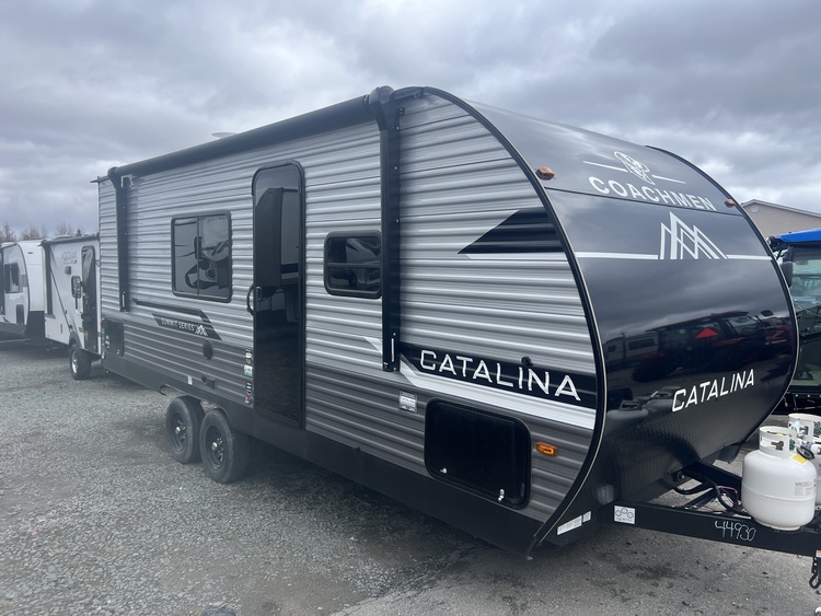 2025 FOREST RIVER COACHMEN CATALINA SUMMIT SERIES 211BH